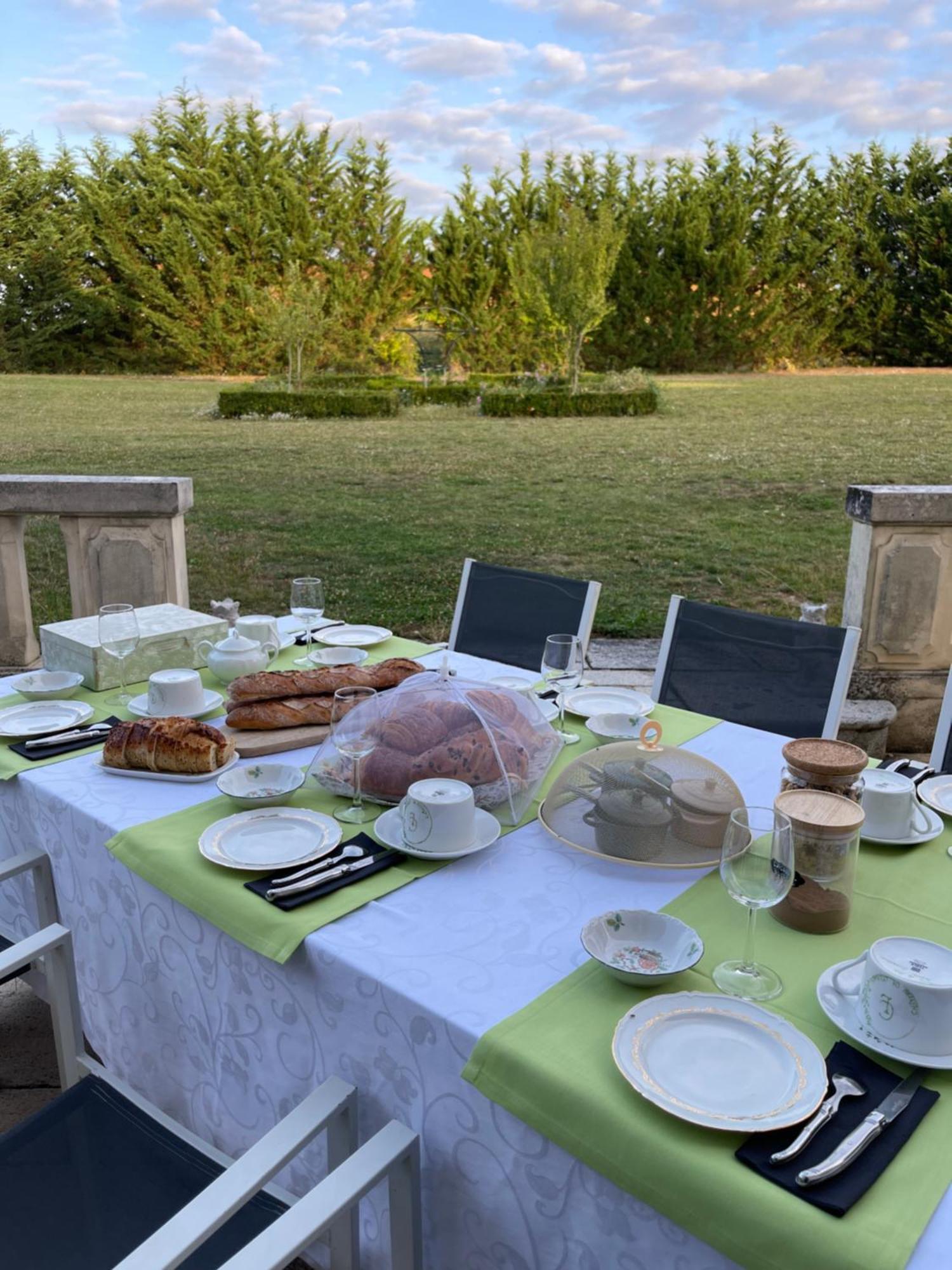 Bed & Breakfast Le Chateau De Leugny *